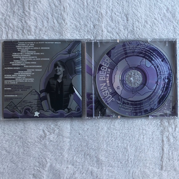 My World 2.0 & 2 JB Tees - Picture 9 of 10